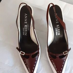 Anne klein shoes, size 7 1/2, heel 3 inch EUC.